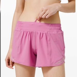 Lululemon Hotty Hot Short II *Long 4"